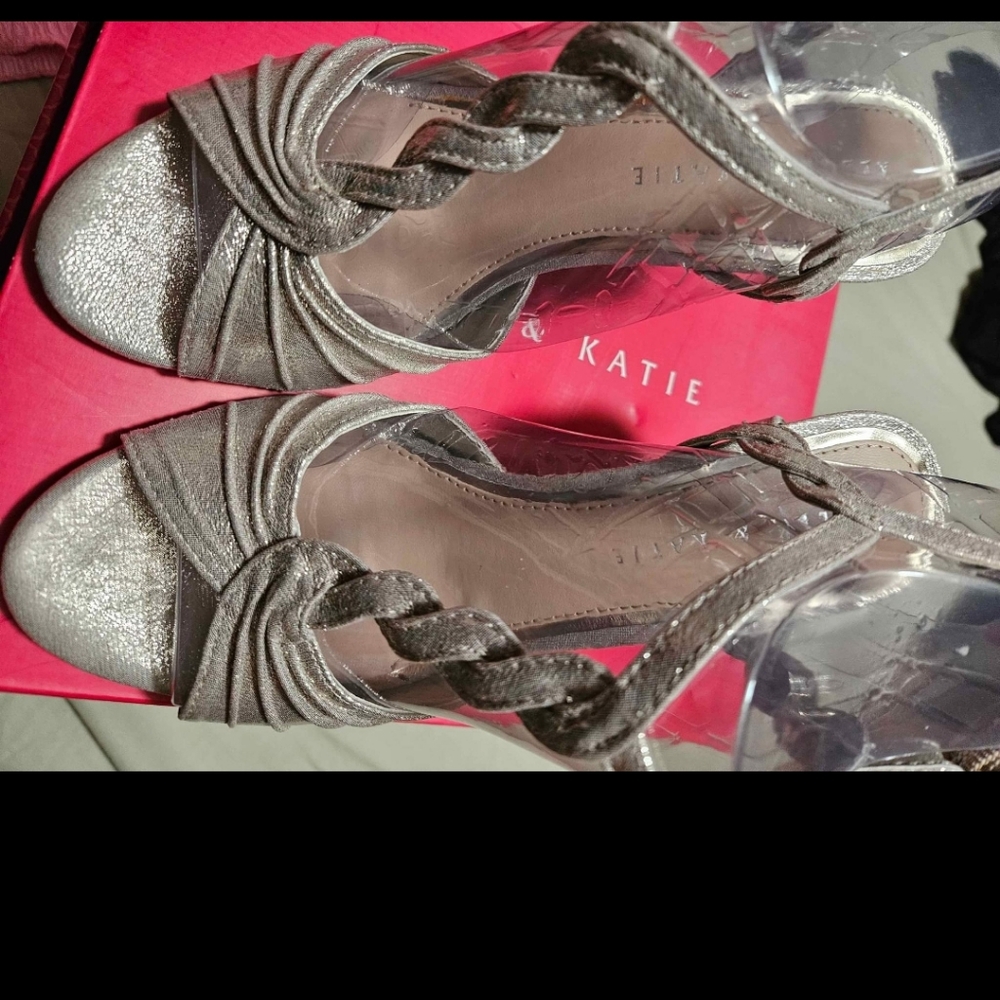 Kate&Katie Gold Ardeen heels